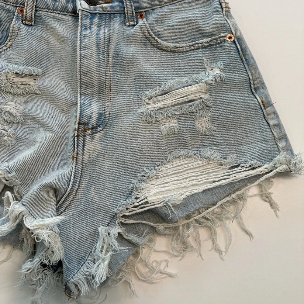 Signature 8 Jean Shorts Eight High Waisted Distressed Denim Women’s Size Small